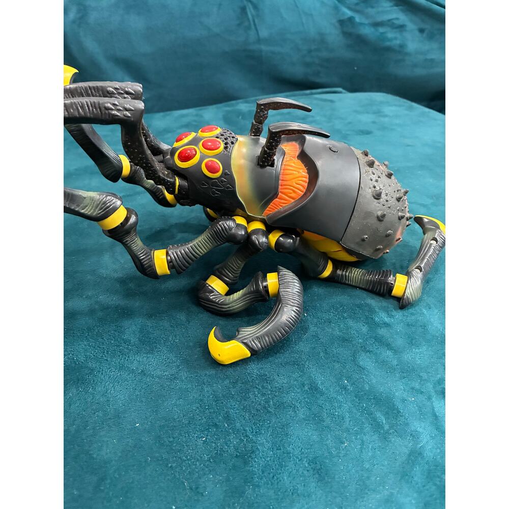 toy quest stretch bug toy